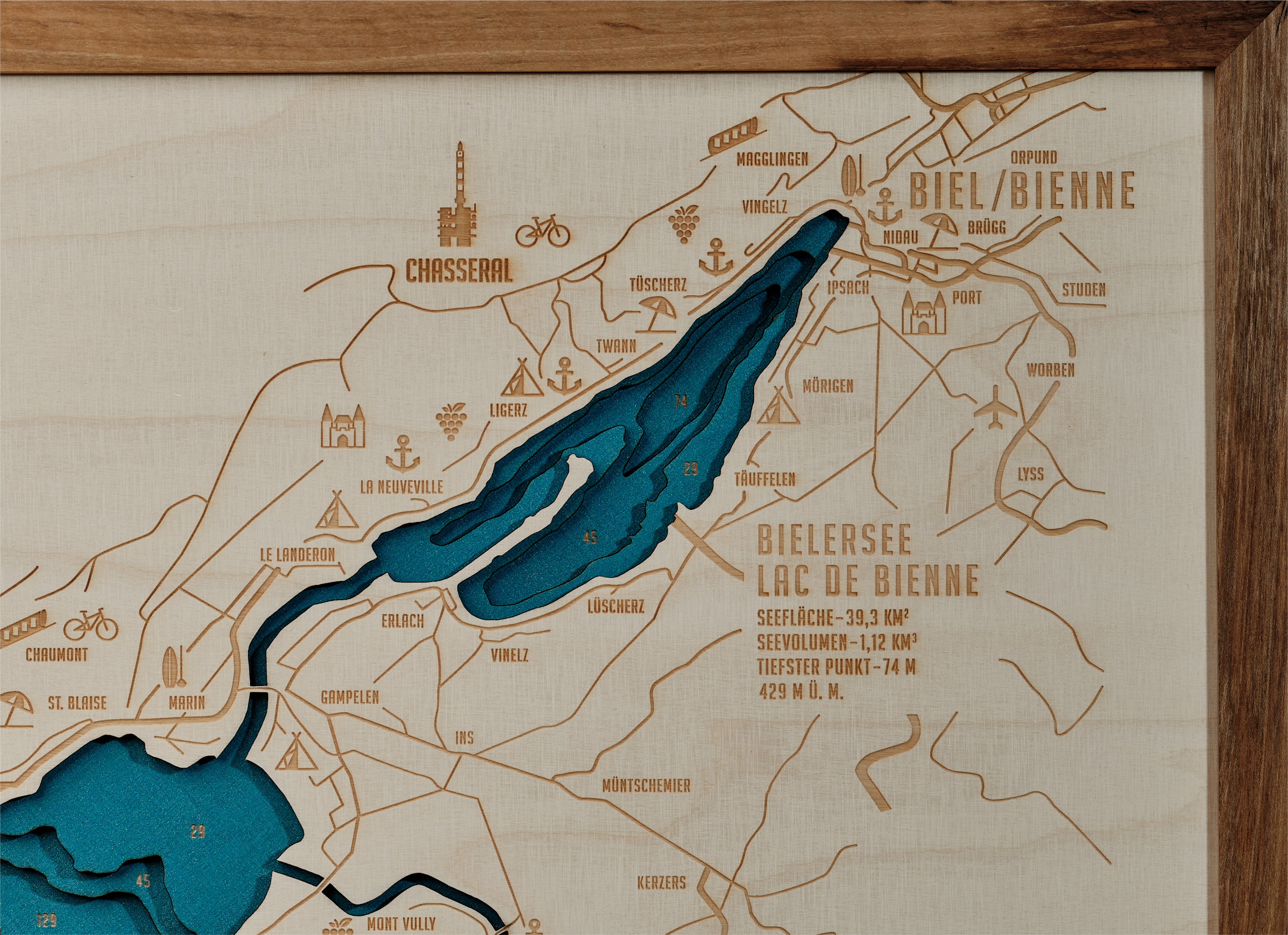Three Lakes Country / Les Trois Lacs